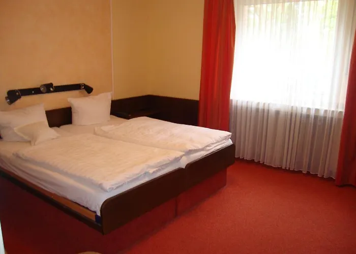 Marche Ost فندق 3*